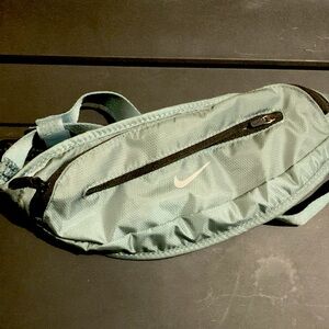 Nike Capacity Waistpack 2.0, NWOT, grey color.
